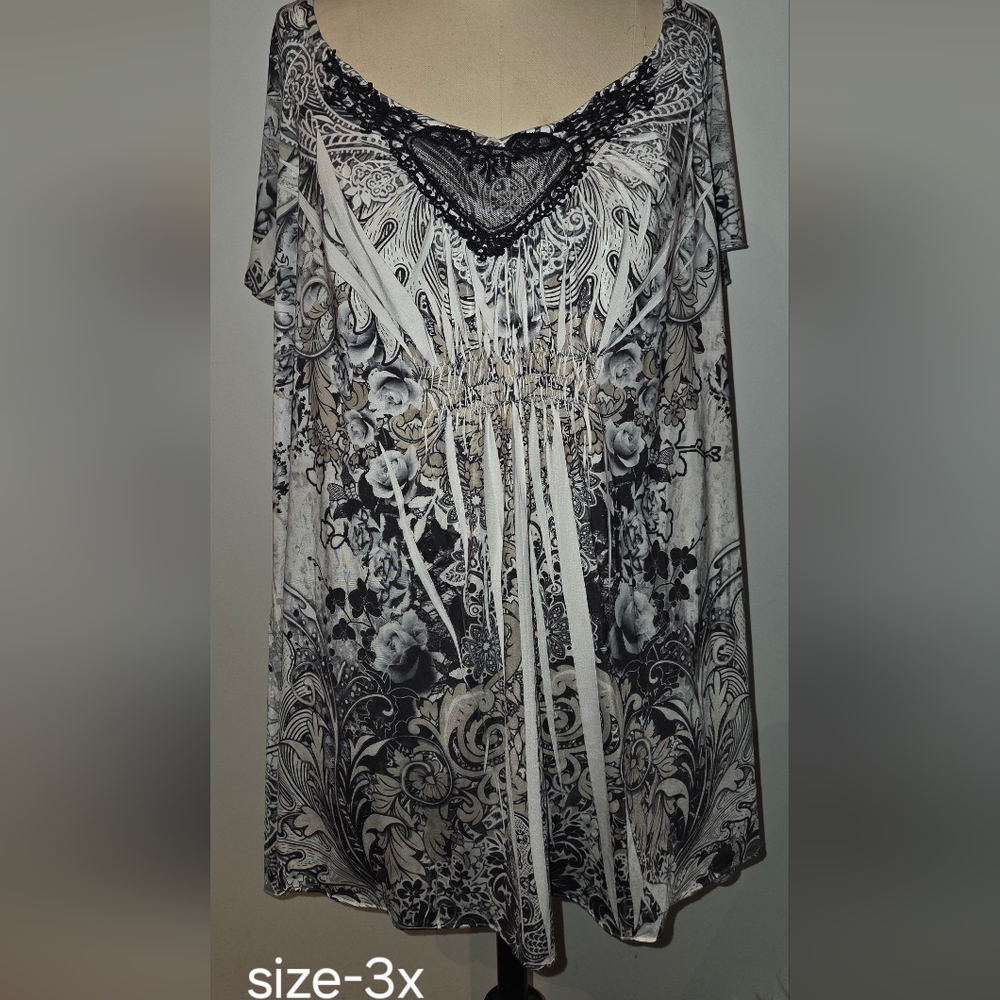 Apt. 9 Monochrome Floral Blouse